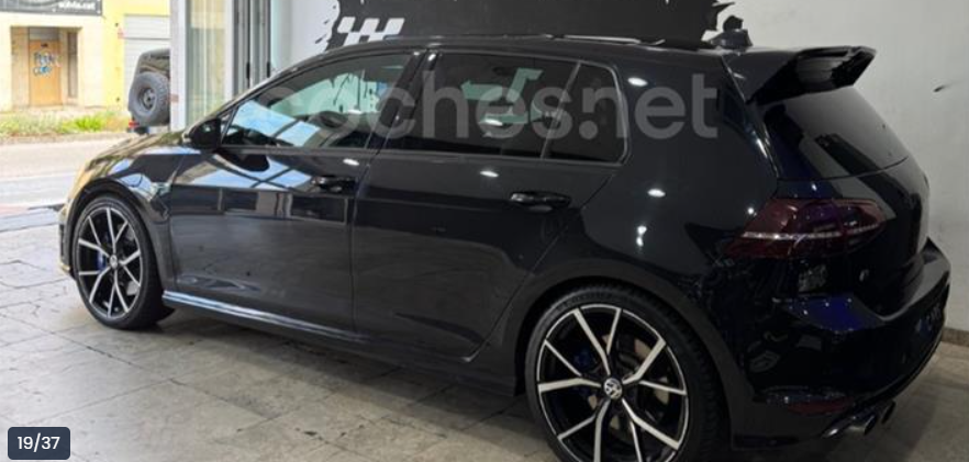 VOLKSWAGEN Golf R