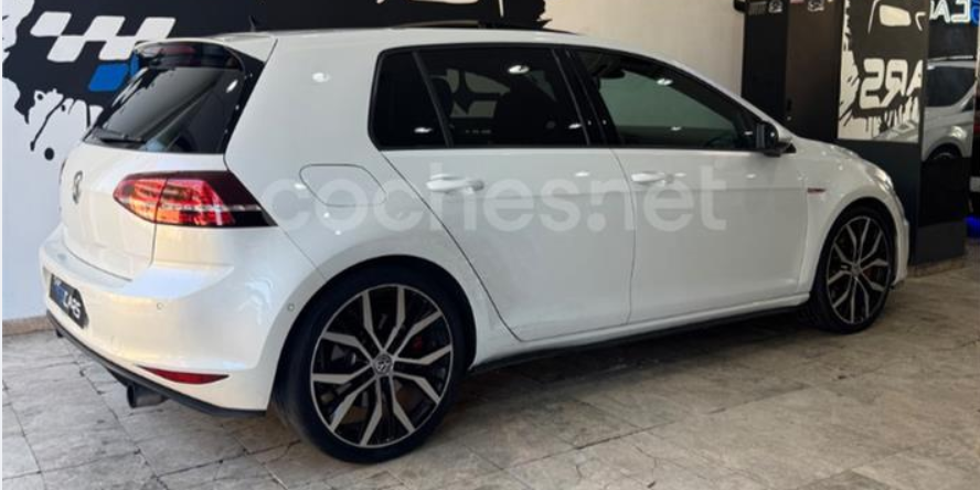 VOLKSWAGEN Golf GTI Performance