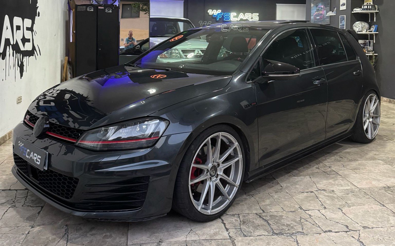 VOLKSWAGEN GOLF RLINE